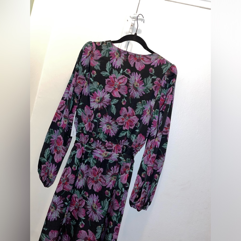AQUA Long Sleeved V-Neck Fit & Flare Floral Wrap Maxi Dress Size Medium $118 - Picture 13 of 15